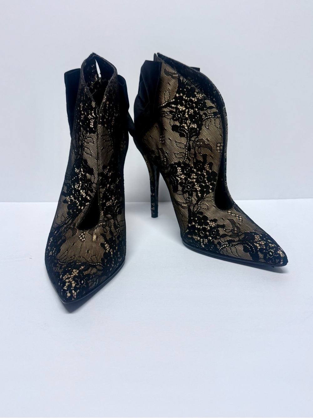 Stuart Weitzman Badazz Limited Edition Black Lace Bow Booties Sz 9.5 Sexy Glam